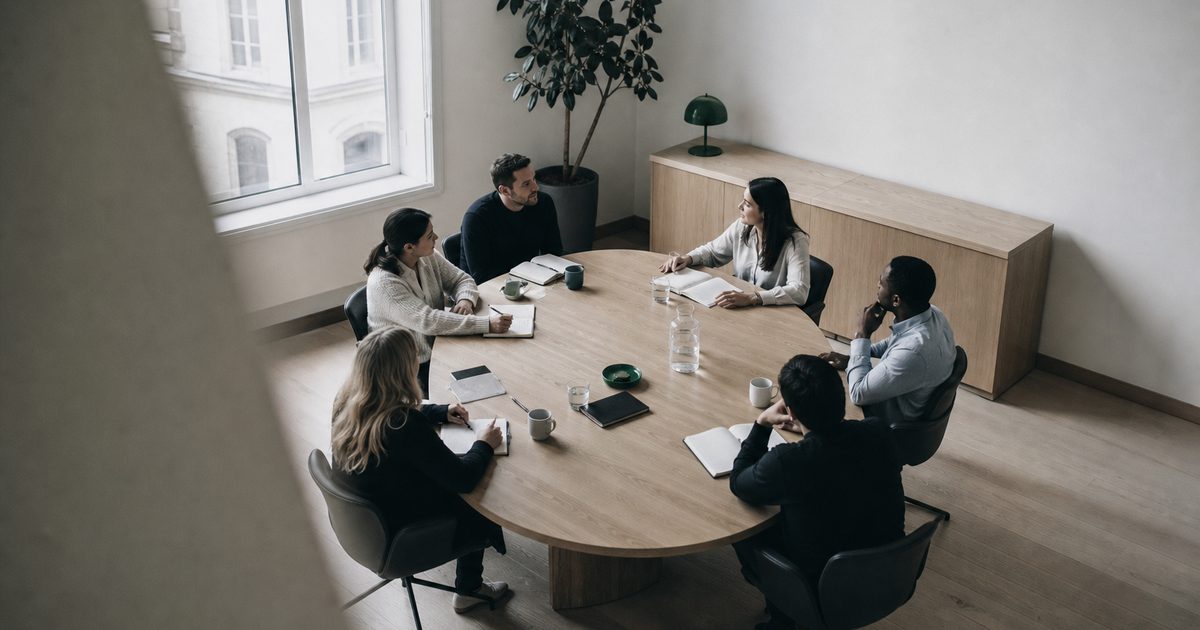 Comitê de Compras B2B: como gerenciar e fechar deals com 6+ decisores